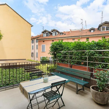 Luxury Terrace In The Center Of Garibaldi Train Station Brera