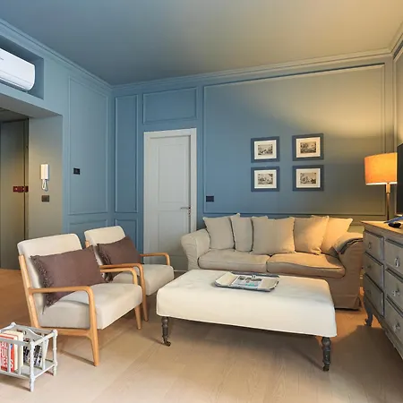 아파트 Luxury Terrace In The Center Of Garibaldi Train Station Brera